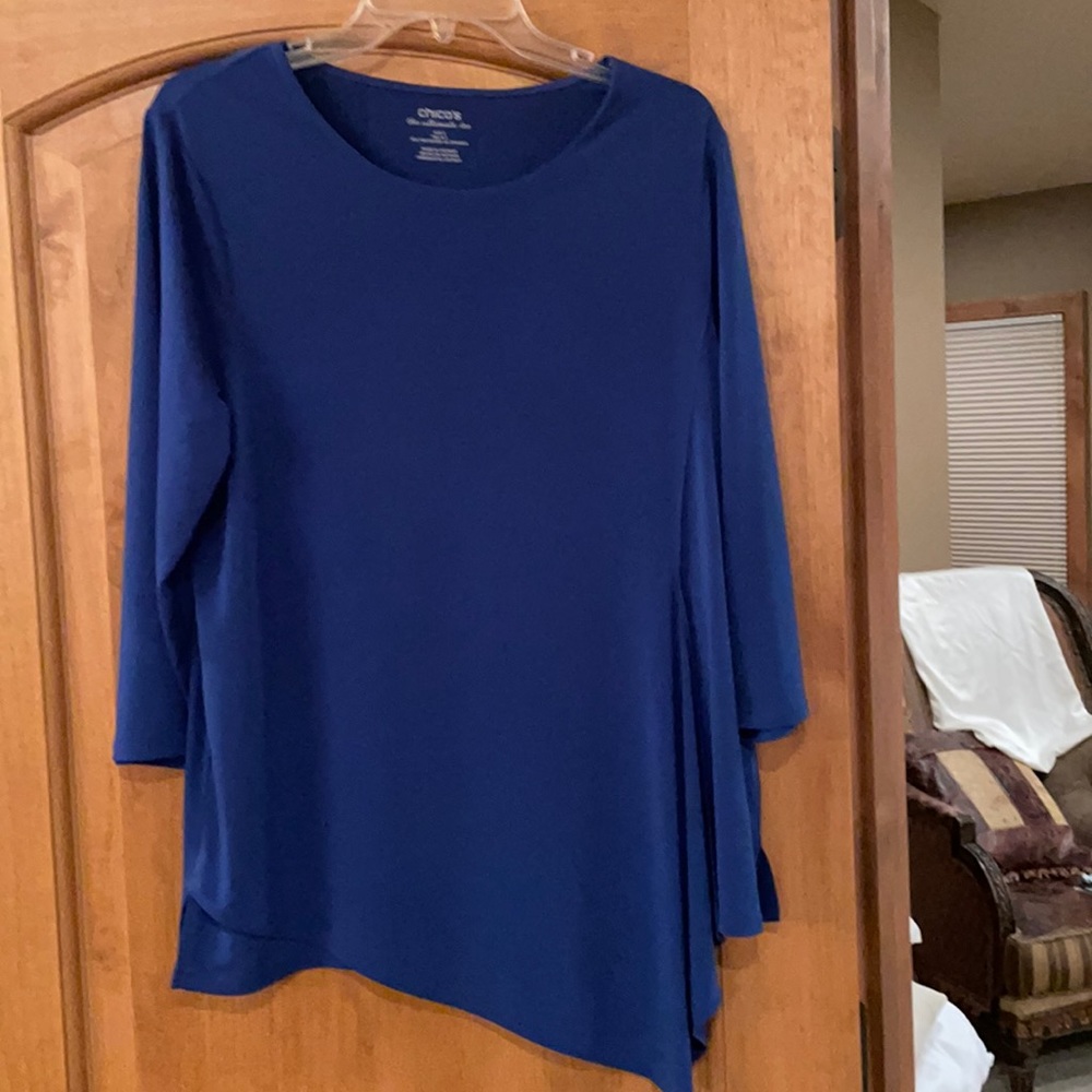 Chico’s ultimate tee royal blue size 2 (large)